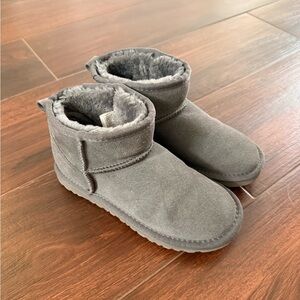 UGG Mini Boot